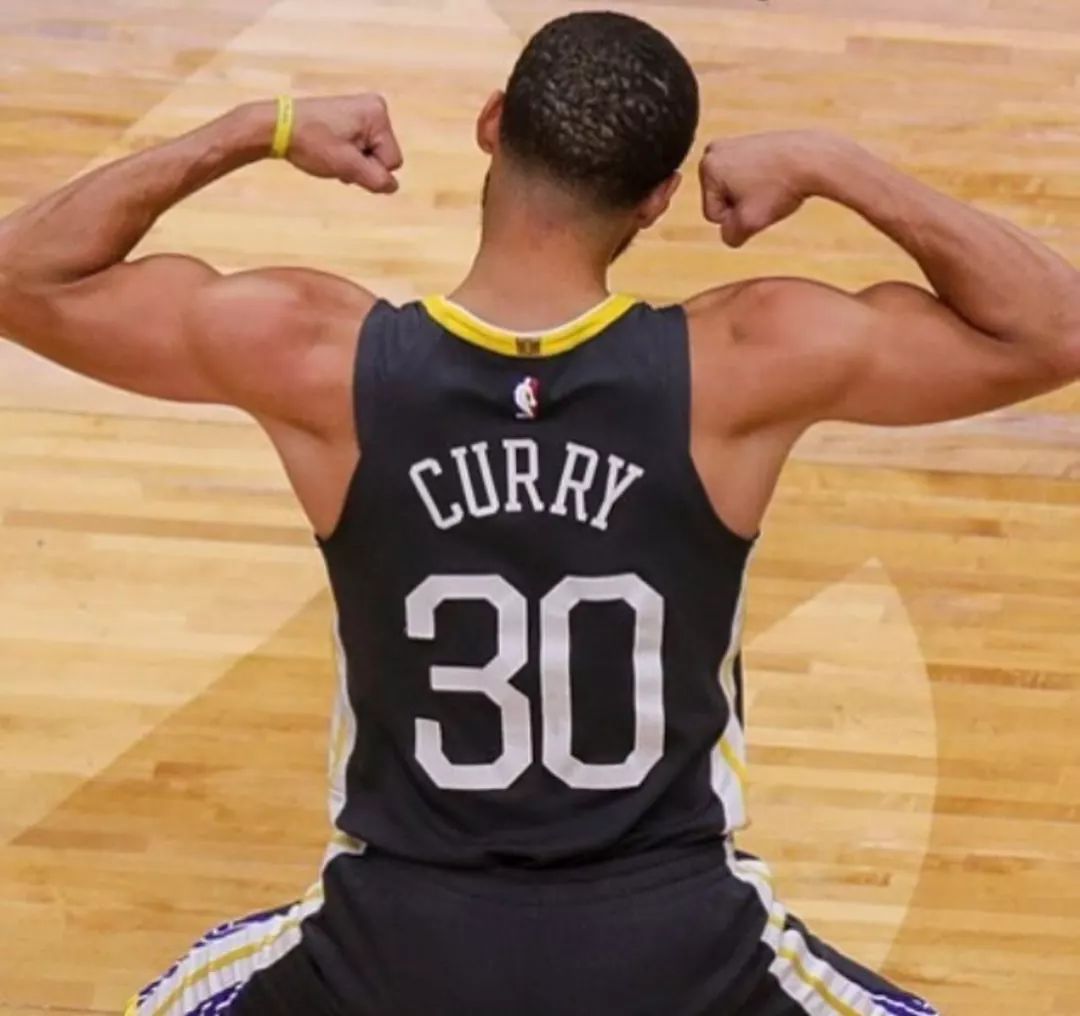 包含曼联今晚官宣签约切尔西围绕法国杯手感冰凉之后，库里在西班牙队比赛中势不可挡的词条